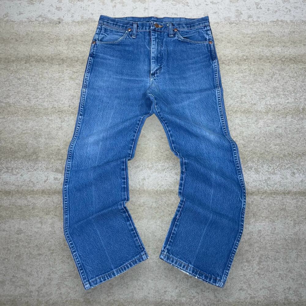 Vintage Y2K Wrangler Jeans 33x30 Straight Fit Medium Wash Work Wear Denim - Picture 2 of 4